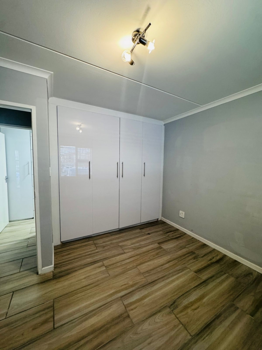 To Let 1 Bedroom Property for Rent in Guldenland Western Cape